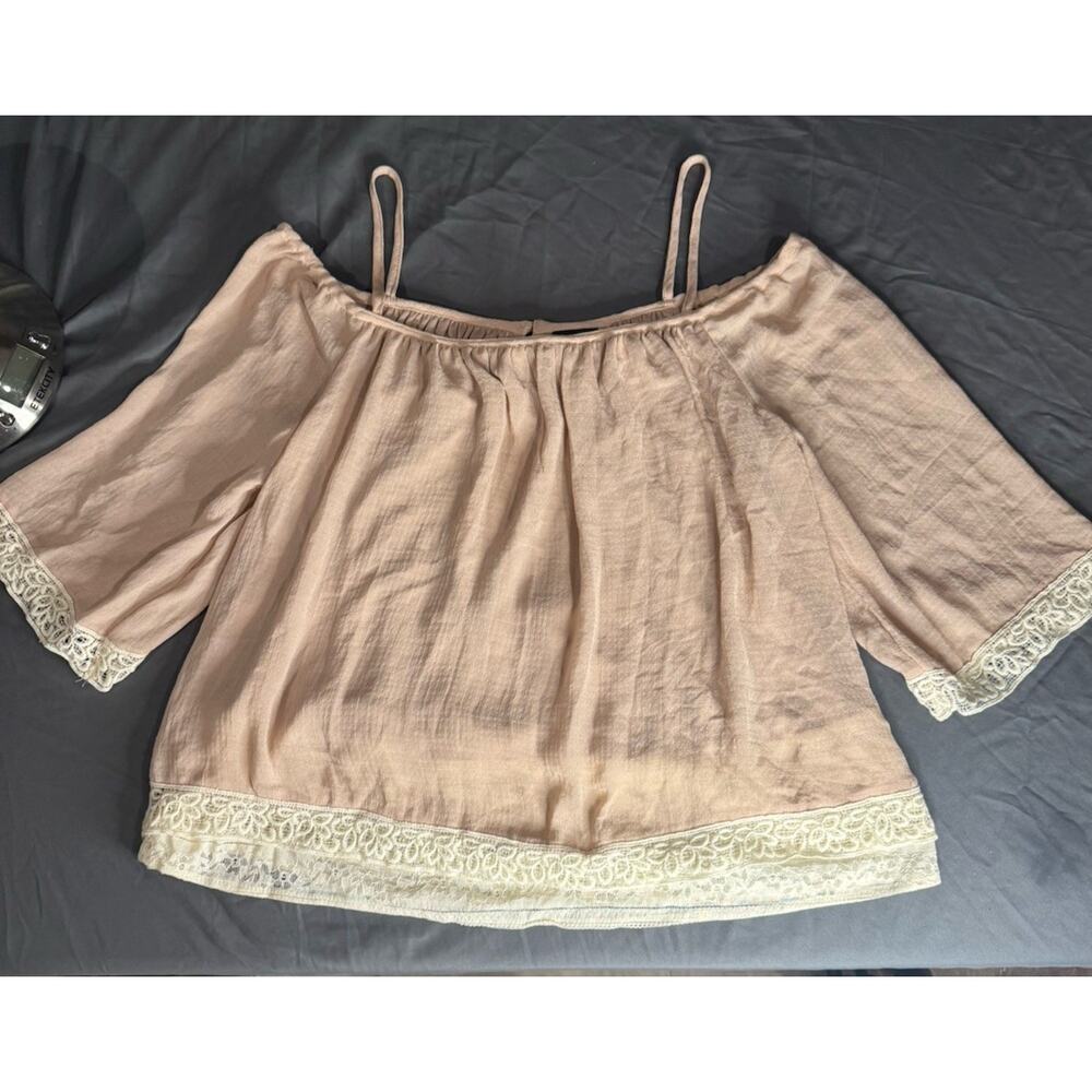 TORRID Top Blouse Light Dusty Rose Boho Off The Shoulder Lace Size Large/0